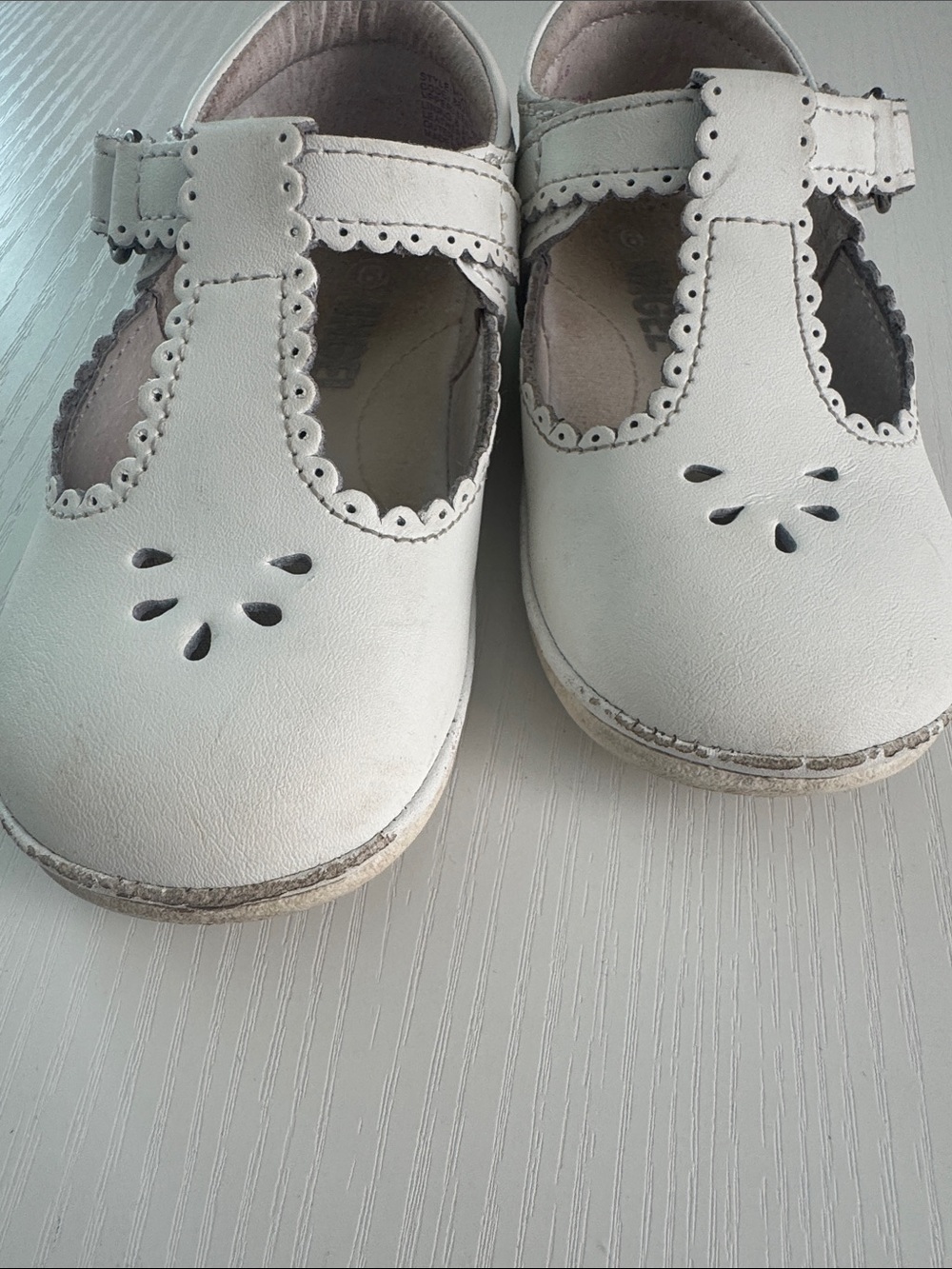 Angel by Lamour Children's White Dress Mary Jane Shoes - Picture 2 of 4